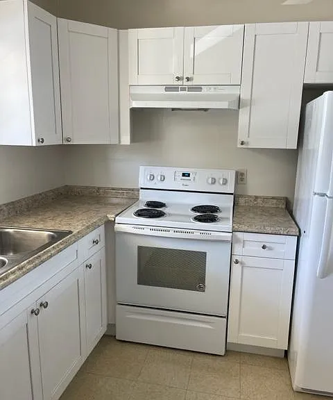 Cypress Apartments — Photo 1