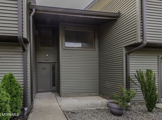 5B Auburn Ct, Red Bank, NJ 07701