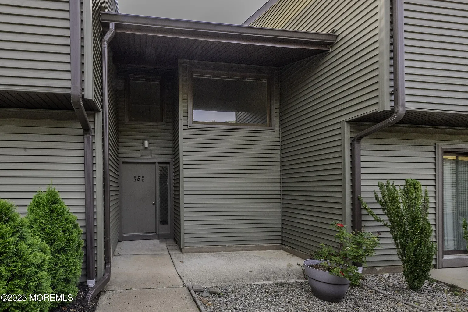 5B Auburn Ct photo 1