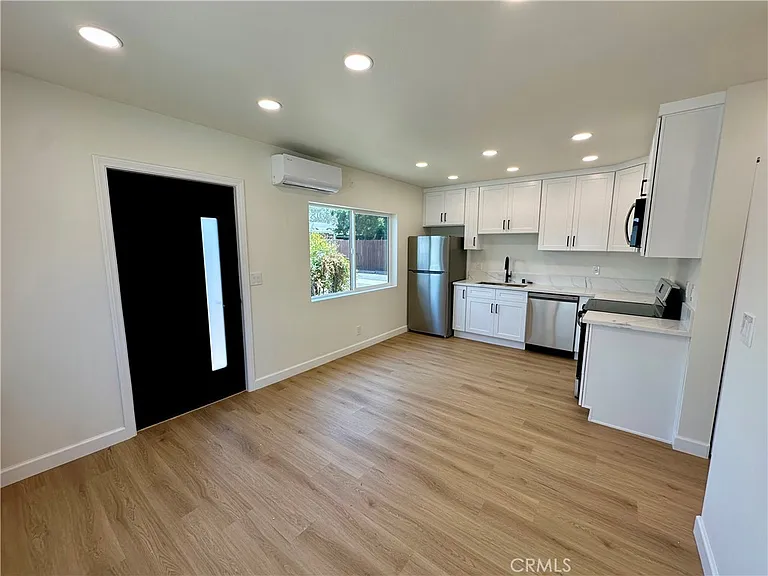 1936 W Valencia Dr #A — Photo 4