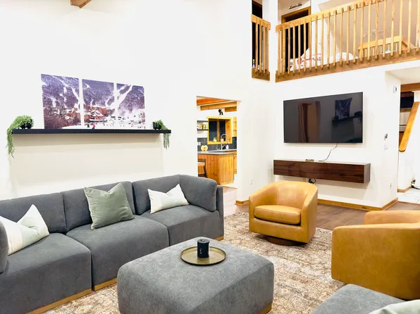 (undisclosed Address), Stowe, VT 05672