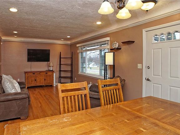 5th image of 1167 Meadowbrook Blvd