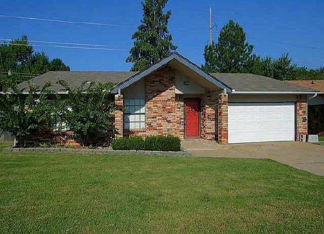 2nd image of 908 S Lions Ave