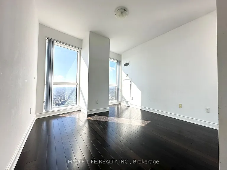388 Yonge St #6110 — Photo 12