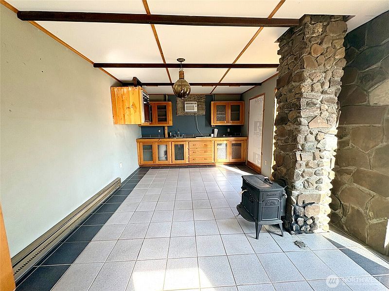 5th image of 505 NW Road 20