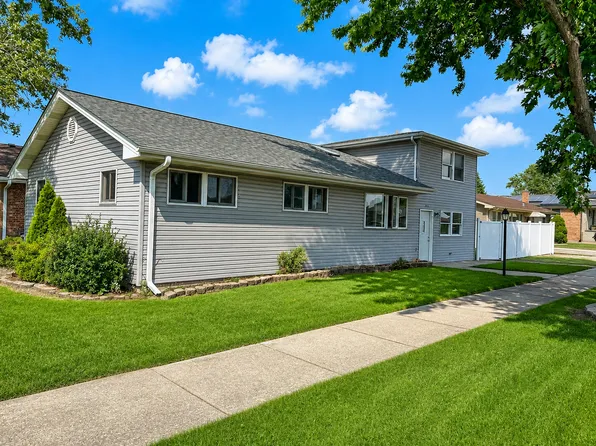 5950 W 87th Pl, Oak Lawn, IL 60453