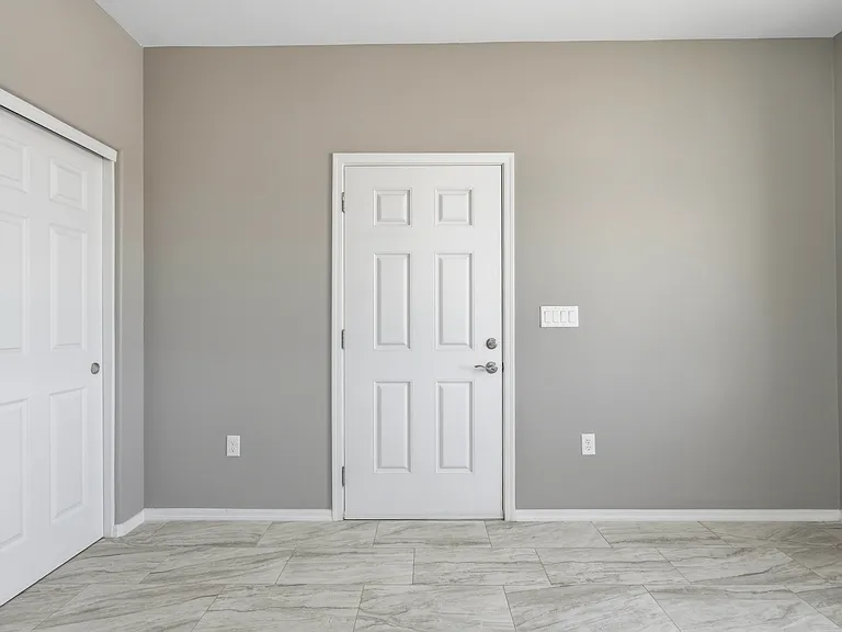 6009 S Fontana Ave #2 — Photo 9
