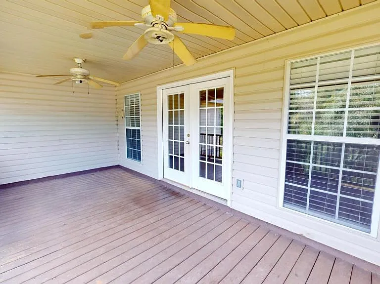 109 Mohegan Dr — Photo 23
