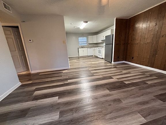 2nd image of 418 W 36th St #418