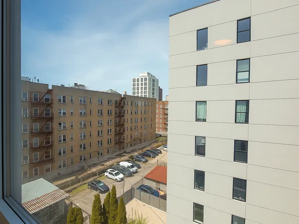 333 Linden Boulevard image 9 of 11