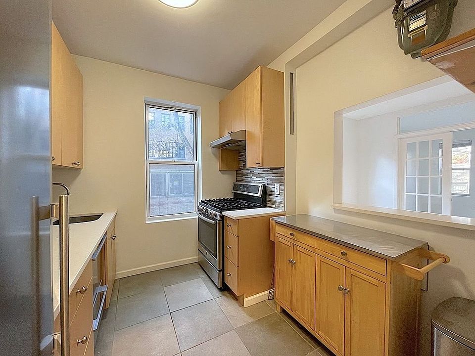 1st image of 19 Christopher St APT 7