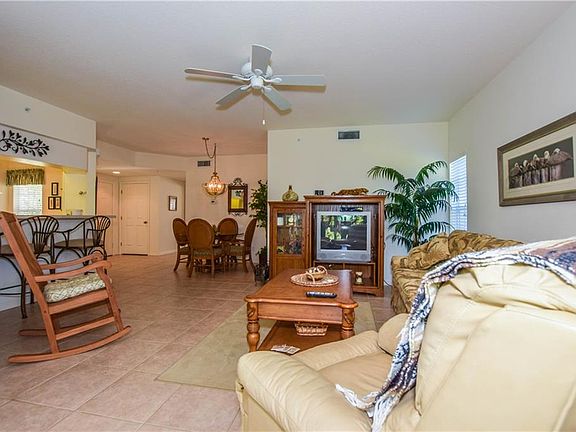 5th image of 900 Addington Ct Unit 101