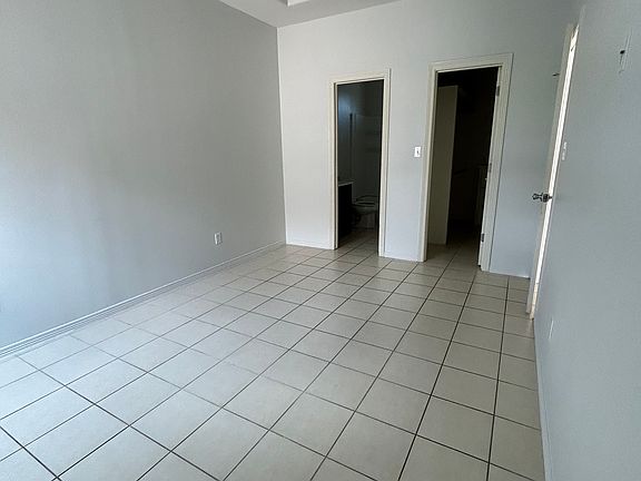 5th image of 3005 E Diamond Head Ave #4