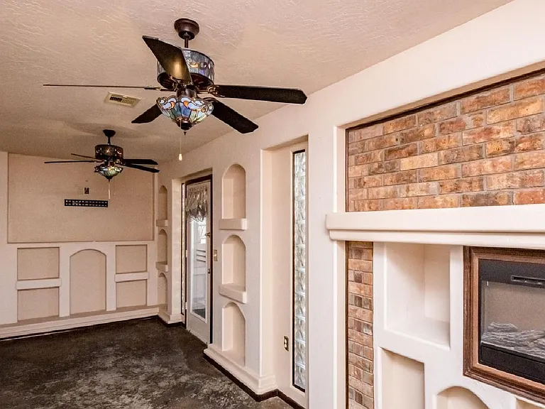 3967 Breakwater Dr — Photo 10