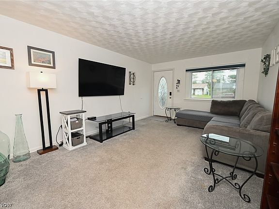 2nd image of 4709 Meadow Ln