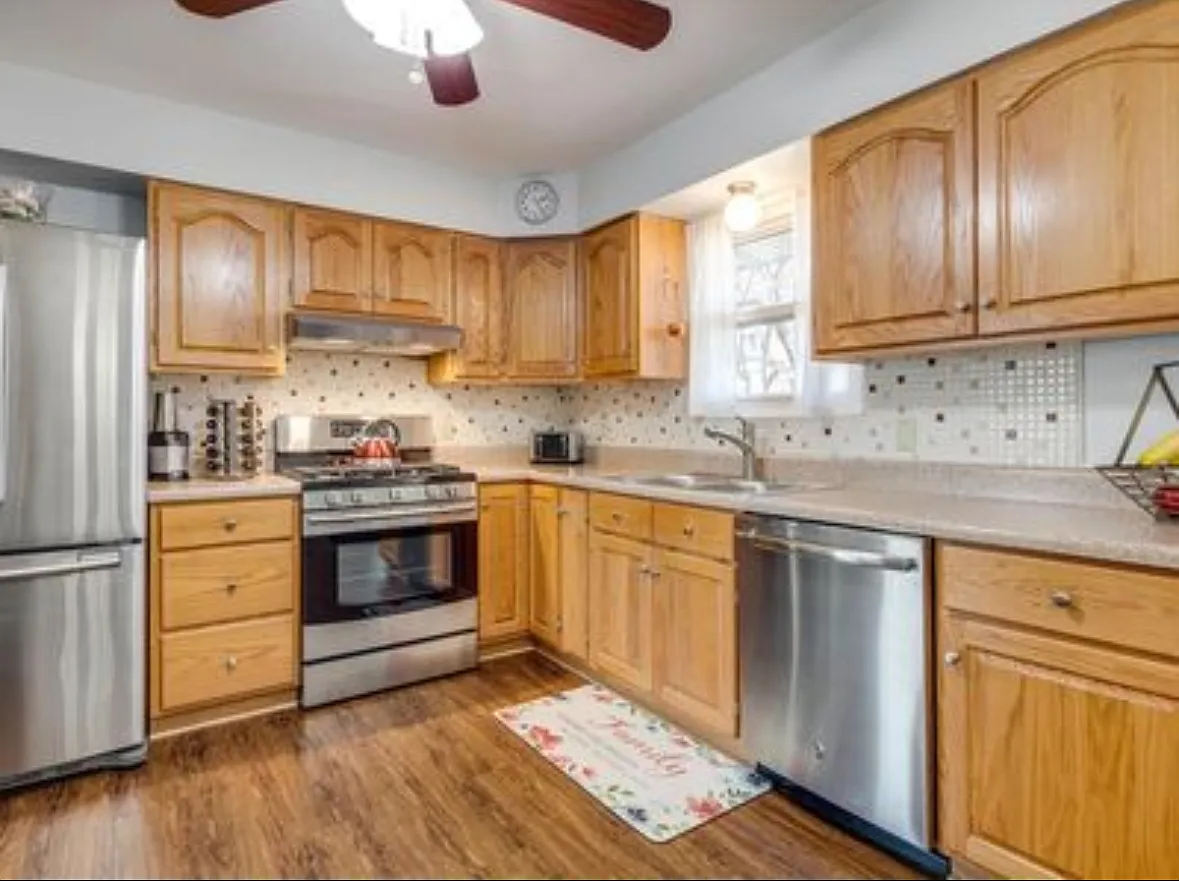 3 bed, 1500 sqft, $1,900 — Photo 3