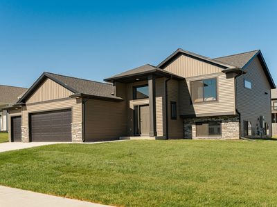 1806 Brandt Dr NE, Byron, MN, 55920