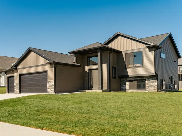 1806 Brandt Dr NE, Byron, MN 55920