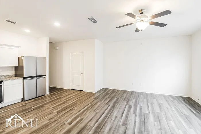 3108 Calcutta St — Photo 8