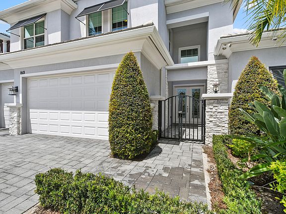 5th image of 1601 E Hemingway Dr