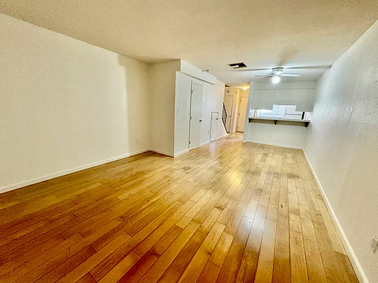 3335 J st — Photo 7