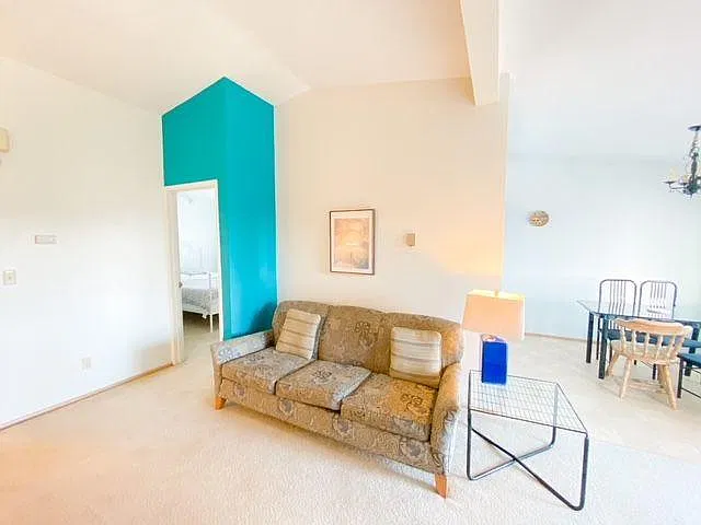 6504 35th Ave NE — Photo 3