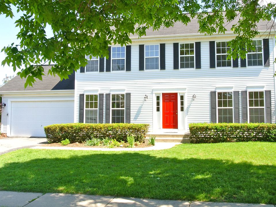 1st image of 884 Waterford Dr