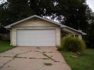2727 E Cragmont St, Springfield, MO 65804