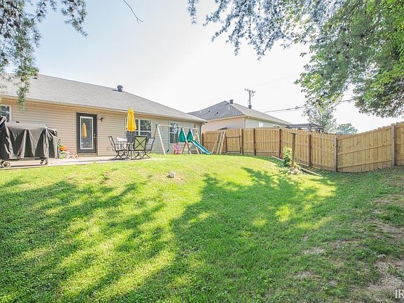 3rd image of 4731 Boardwalk Dr