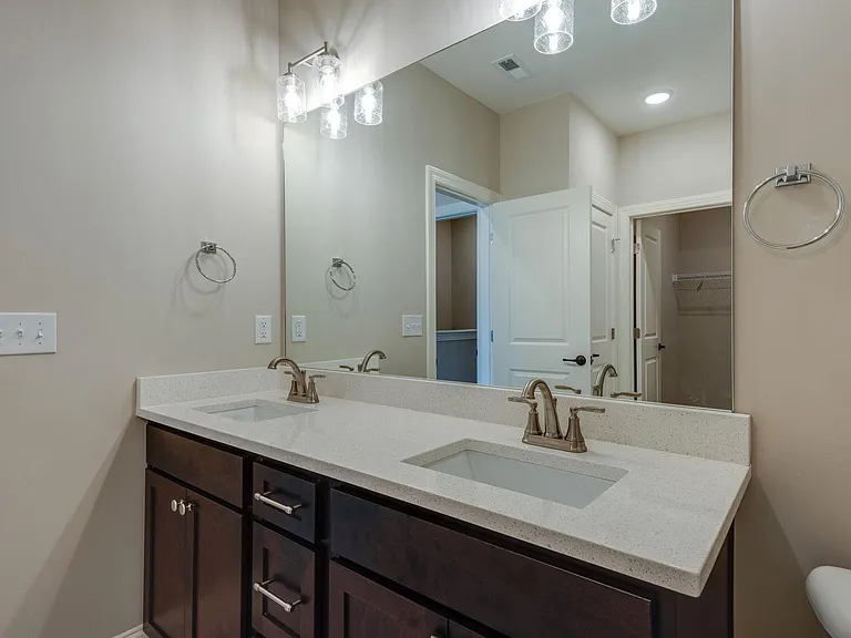 410 Portsdale Dr — Photo 12