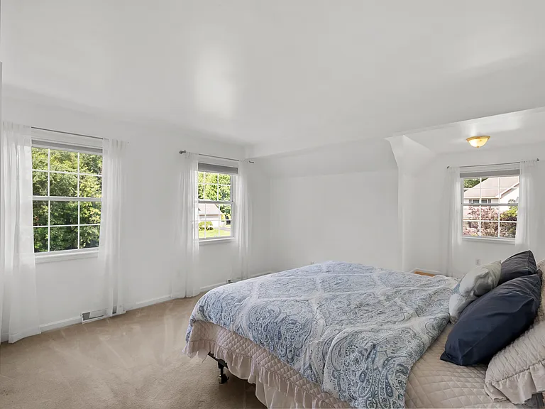 2 Oakline Ct — Photo 41