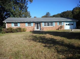 213 Trotter Ln, Asheboro, NC 27205