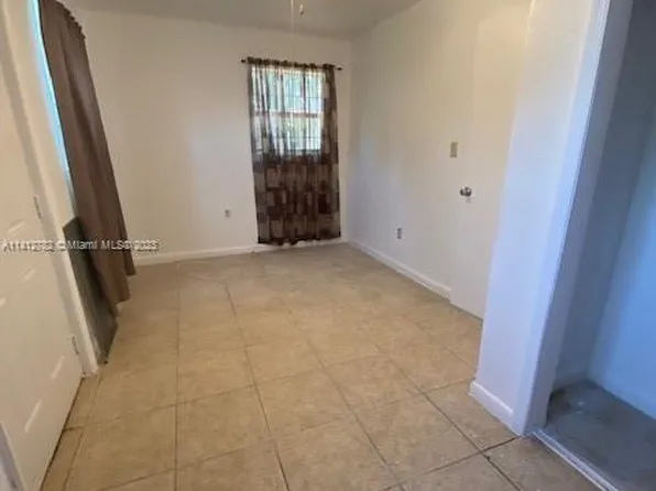 2012 NW 42nd St #R, Miami, FL 33142