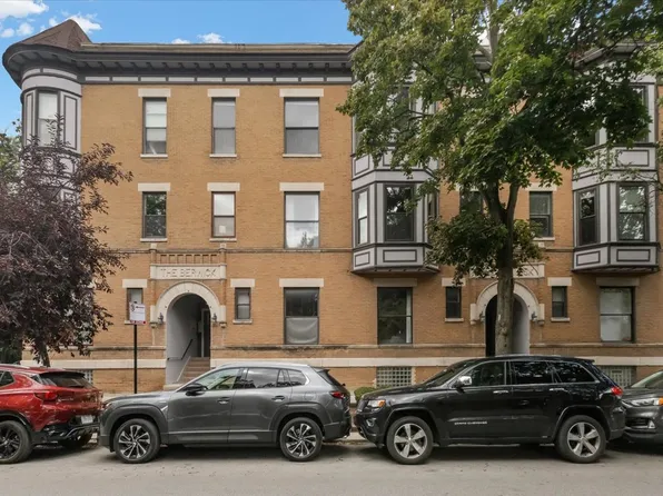 854 W Cornelia Ave APT 302, Chicago, IL 60657