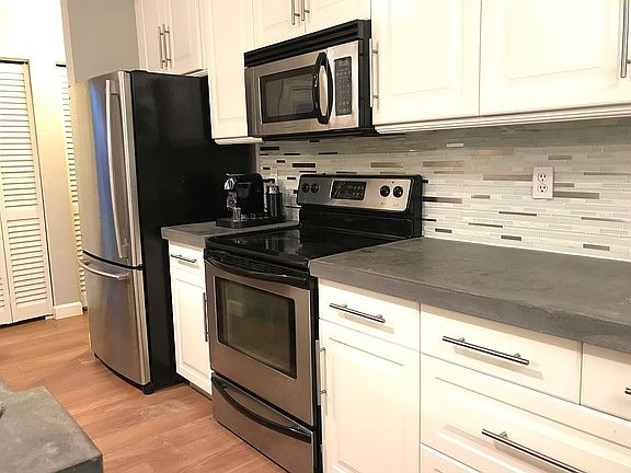 4th image of 1286 Fulmar Dr
