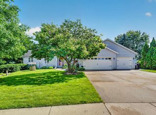 170 Saratoga Cir, Oregon, WI 53575