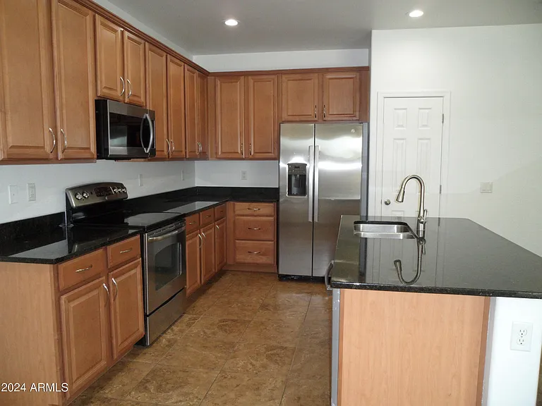11319 E Sandoval Ave — Photo 3