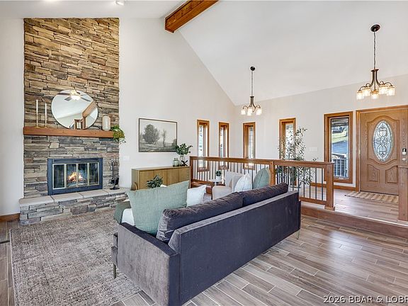 5th image of 1323 Castle Ct