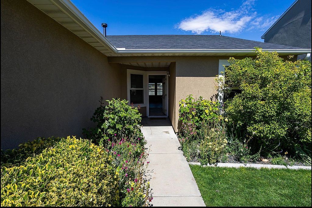210 Parkmont Way - Property Image