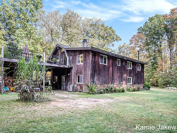 4th image of 2991 Court Dr SE
