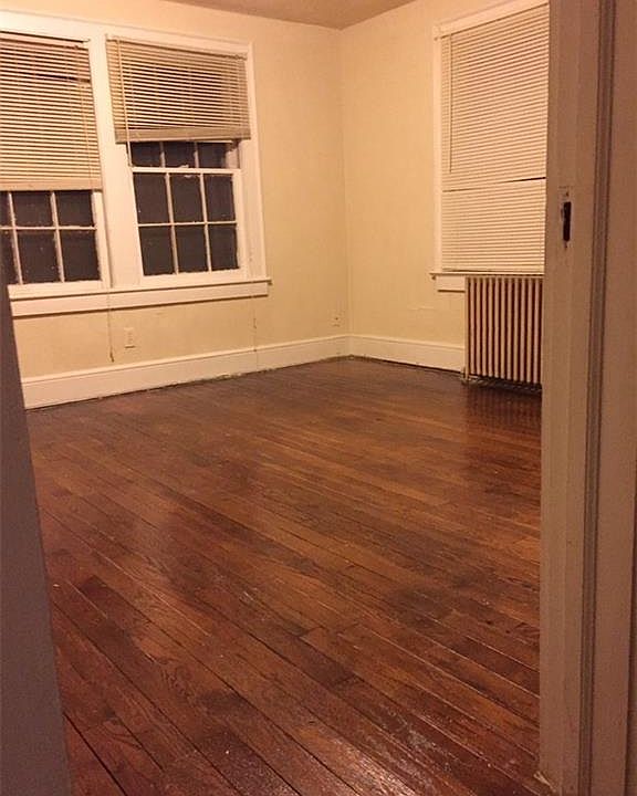 2nd image of 1011 Kenton Ave