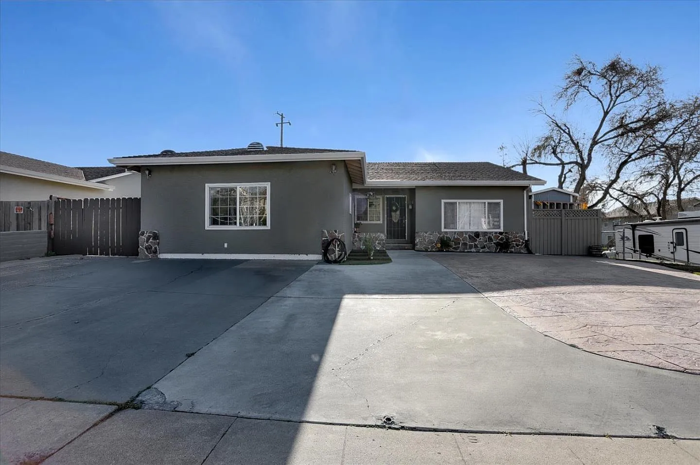 1287 Clayton Rd photo 1