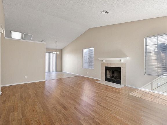3rd image of 4741 Katrina Pl