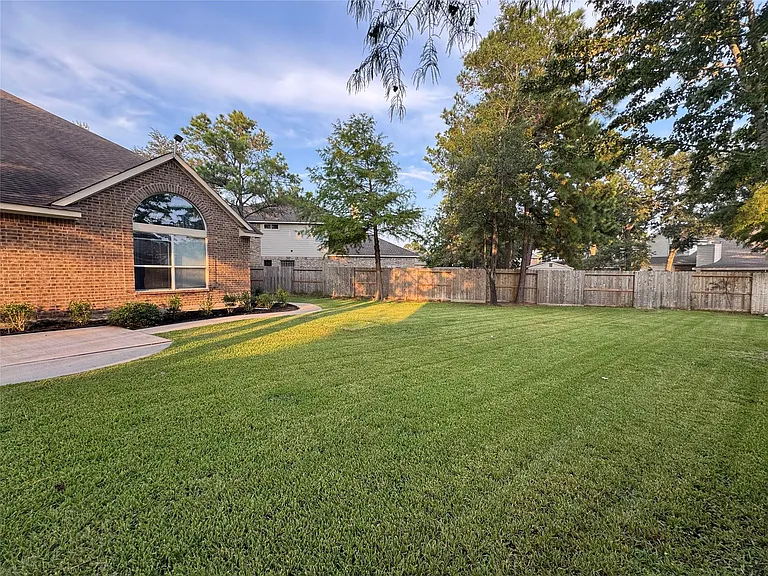 6311 Auburn Terrace Ct — Photo 30