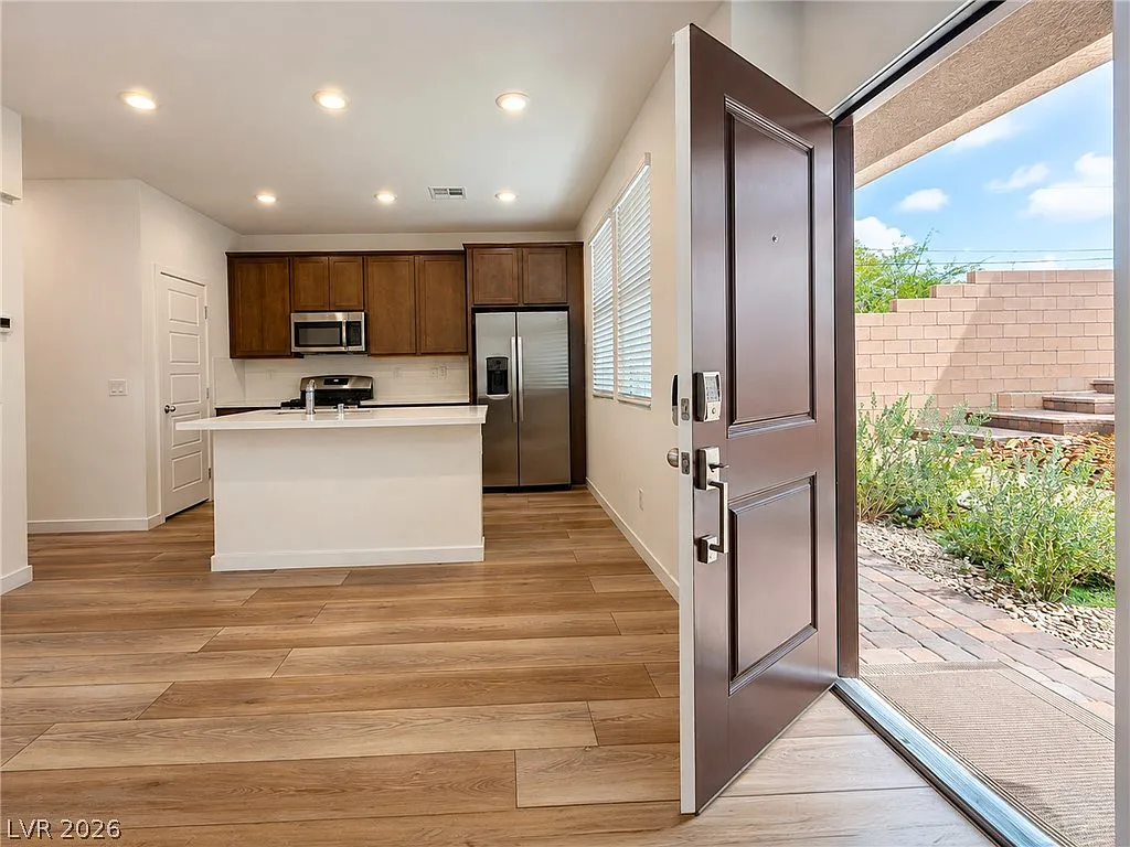 3 bed, 2.5 bath, 1445 sqft, $2,150 — Photo 4
