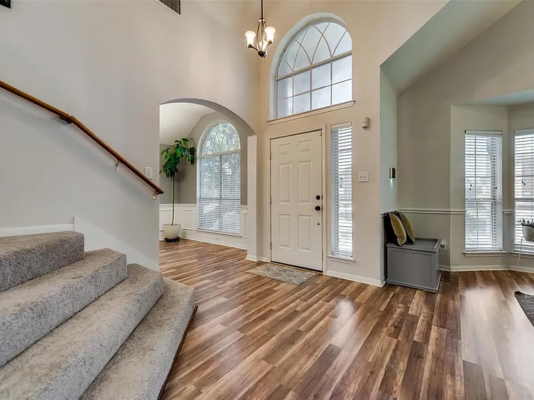 8801 Clearlake Dr — Photo 5