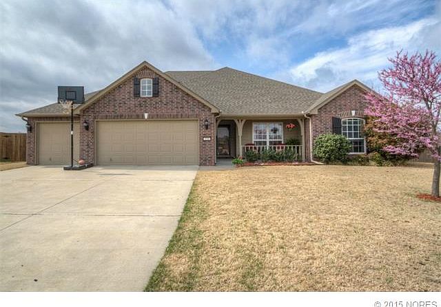 1st image of 520 S 49th Ct