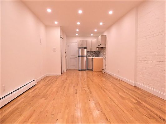 4th image of 305 E 92nd St APT 3