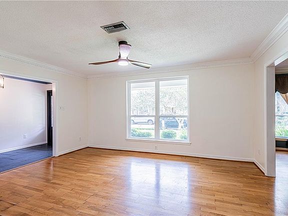 5th image of 5821 Pembrook Dr