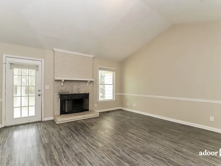 6321 Cardinal Wood Dr — Photo 8